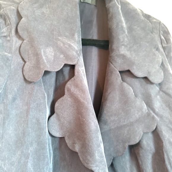 Club Monaco Frederrika Scalloped Navy Blue Trench Coat. Size Medium - Picture 4 of 10